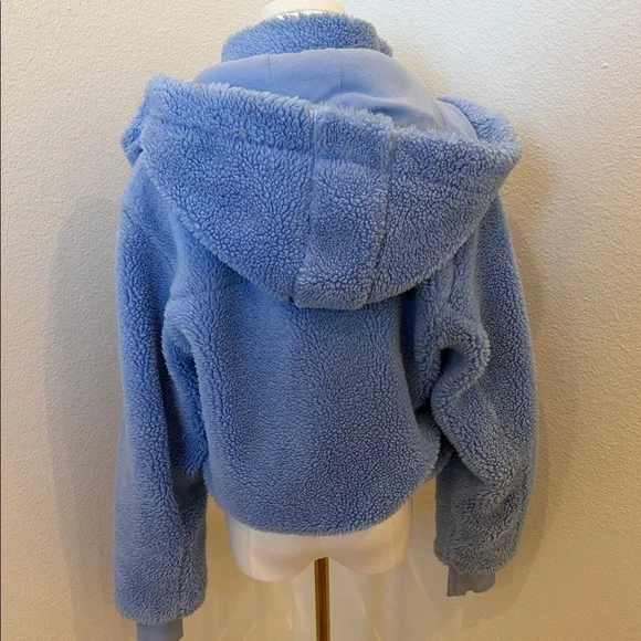 ALO Yoga Soft Blue Foxy Sherpa Jacket - Picture 5 of 8